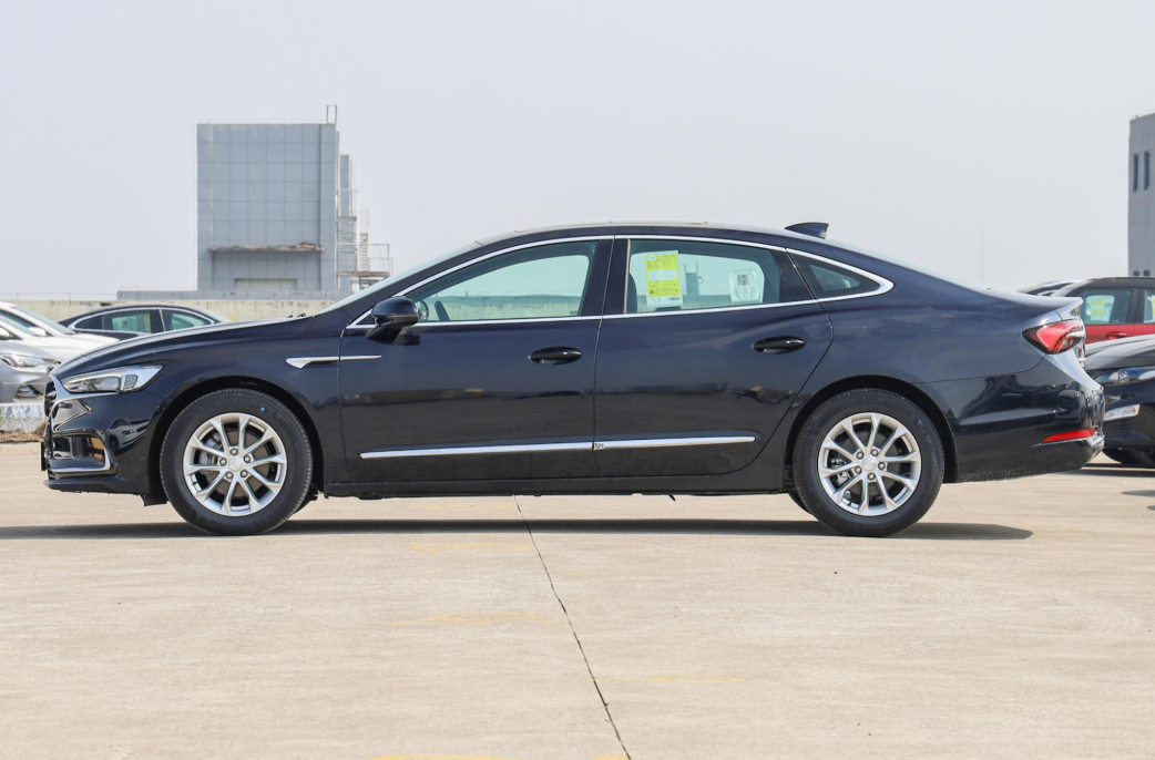 2021款别克君越，轴距2905毫米，2.0T+9AT，稳重