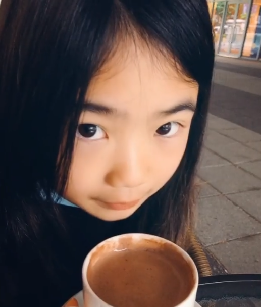 曹格12歲兒子長大啦！ 逆襲成帥氣鮮肉，梳爸爸同款油頭顯成熟