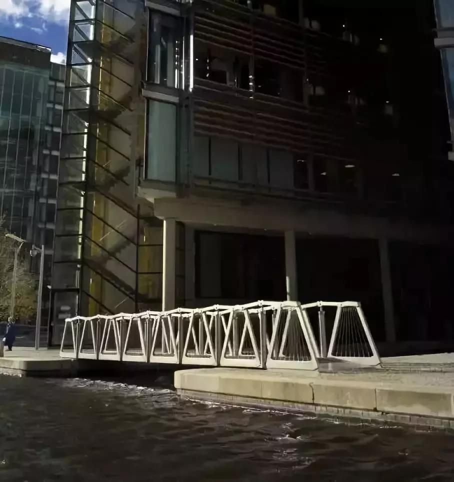 网红建筑沦为"自杀圣地"后被无限期关停