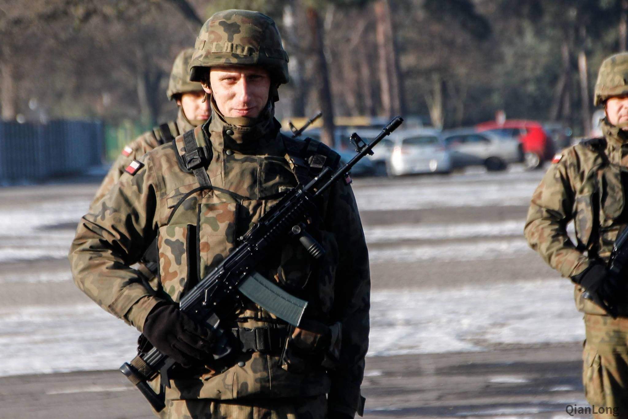 波蘭砸錢請美軍入駐，剛到就發生暴力衝突，多名士兵被打進醫院