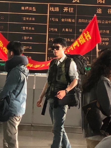 《唐人街探案4》开拍？王宝强刘昊然同框，服装造型拉风