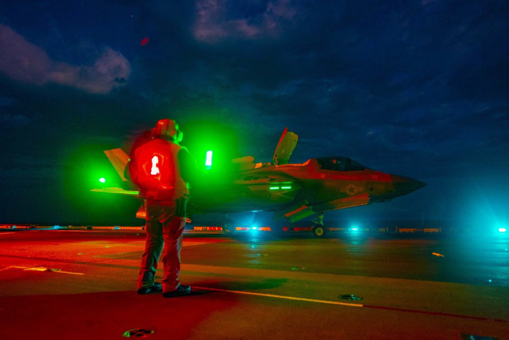 海陆空抢军费大蛋糕，一等人旗开得胜，专家：