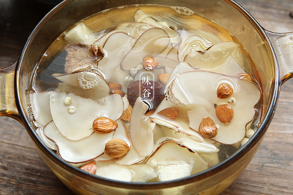 立秋将至，这糖水要多喝，润燥下火，味道清甜，一周喝2次不嫌多