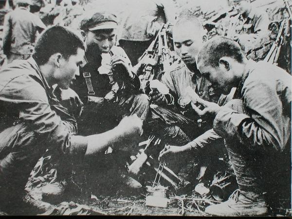 对越反击胜利后：中国主动撤军，越南穷追不舍，血战8年终被打服