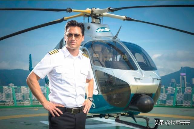 长相帅气的混血男星，闪婚娶二婚模特，如今夫