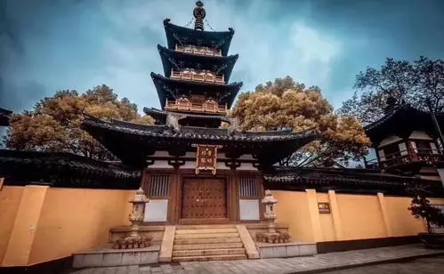 寒山寺：因《楓橋夜泊》而出名，是著名的祈福勝地
