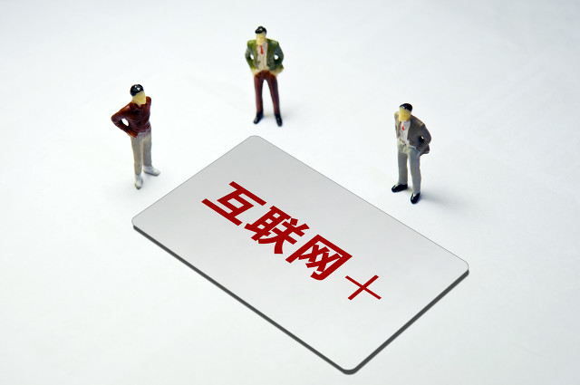 你总羡慕别人自媒体月入过万，可你不知道背后他们付出多少