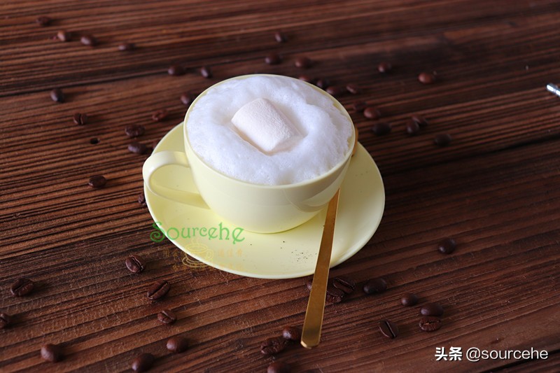 冬日下午茶，一杯熱乎乎的棉花糖咖啡，暖暖得很愜意，做法簡單