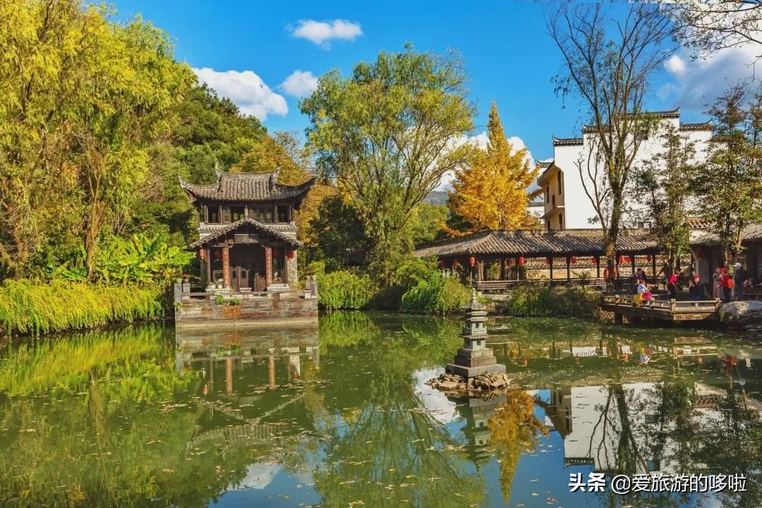 The best place to travel in October-November, the late autumn tour bus is about to depart