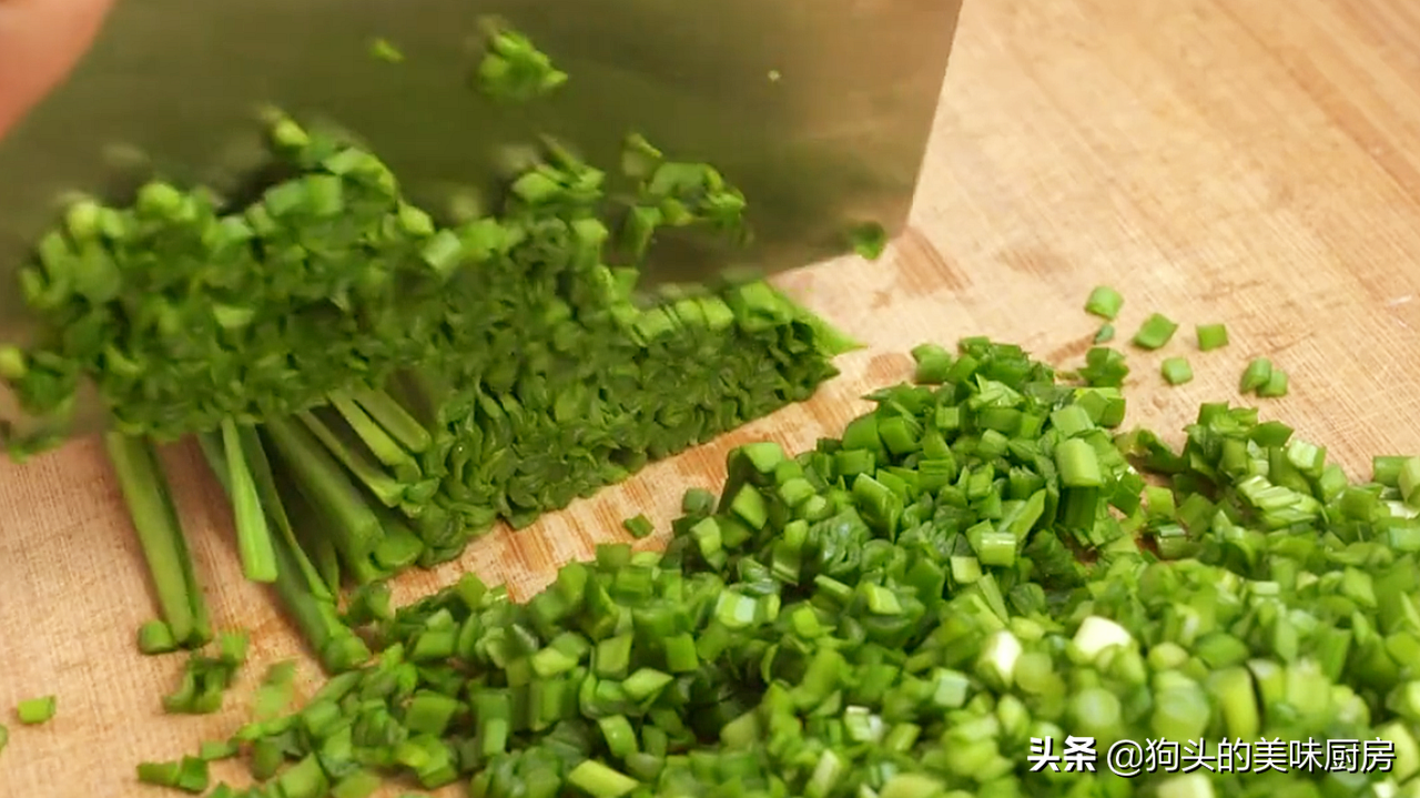 15分鐘教你做懶人炸春捲，不和麵不餳面，酥脆鮮美，好吃不油膩