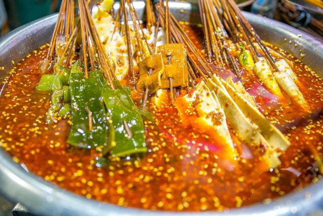 成都祥和里这条600米的美食巷子，要带5个胃才敢去吃