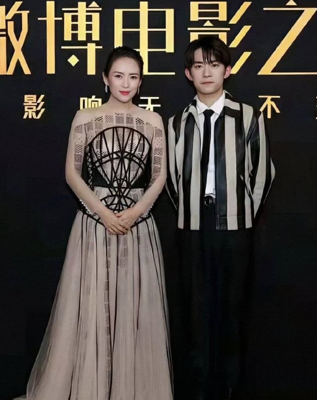 恭喜周冬雨又喜提金像奖最佳女主角，前辈章子