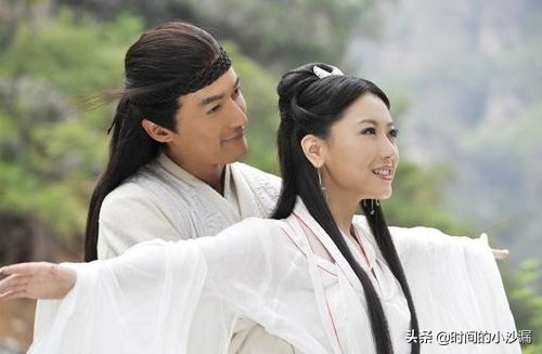 《神话》三美合体，张萌晒与白冰金莎合照，在