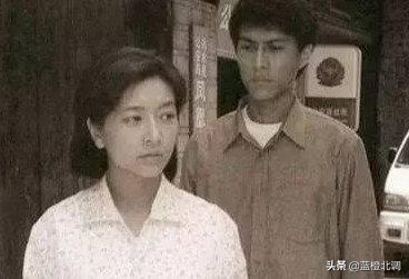 “妇女杀手”靳东的苦甜情史，和他背后的2个离婚女人