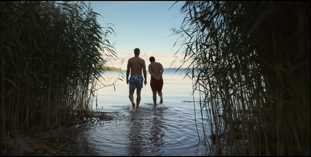 瑞典夫妻花12年为自闭症儿子建了座玻璃城堡：所