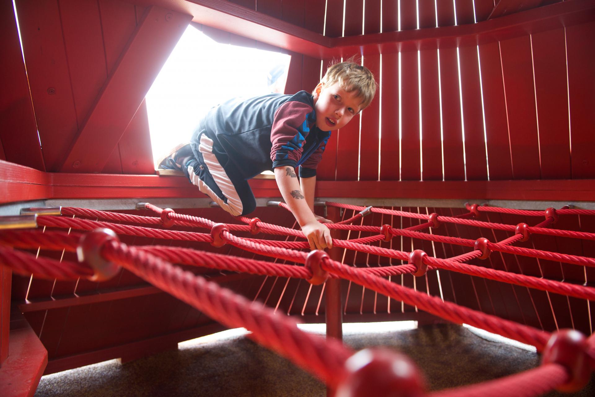 Unpowered theme creative boutiqueShenzhen Zhengdou Creative Technology Sharing iNEWS