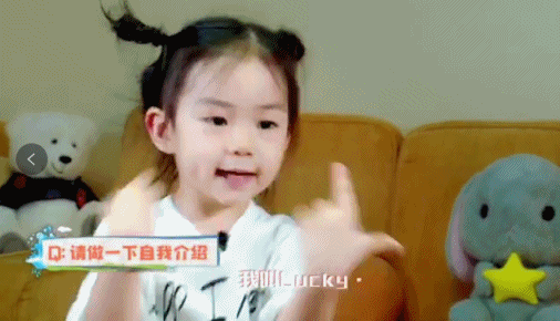 5 years old of daughters make up Qi Wei to catch the hair, hole that play side, however by mad assist of 1 million person: Is the reason? 