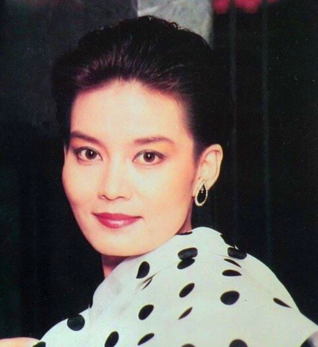 亦舒眼中的美人，李嘉欣获8字评价，利智潘虹意