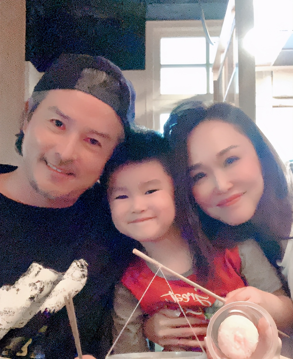 範文芳曬兒子，Zed造型別緻可愛，身高優越才6歲就長到130