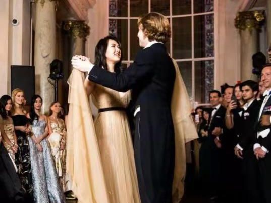 任正非的女怎么姓孟（任正非的两个女儿介绍）