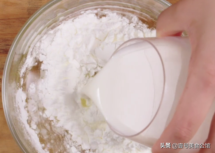 在家教你做椒鹽脆皮豆腐，外脆里嫩，簡單營養，吃一次念念不忘