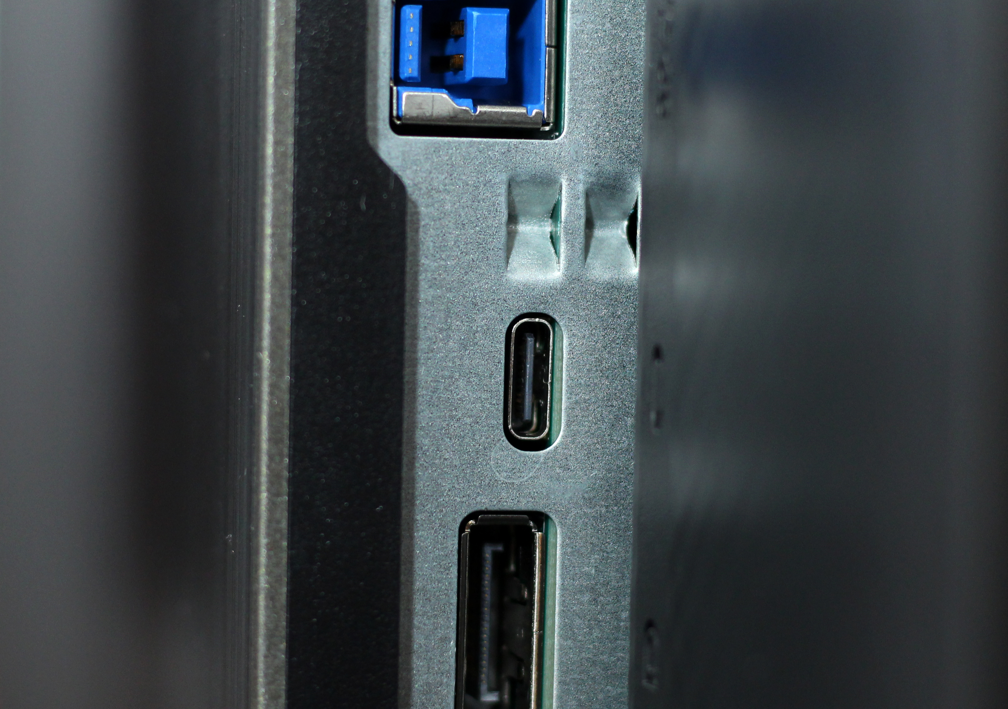 AOC Q27U2显示器评测：为创作者提供的一块好屏