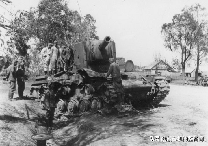 苏德战场上的“动物杀手”——SU-152\u002FISU-152自