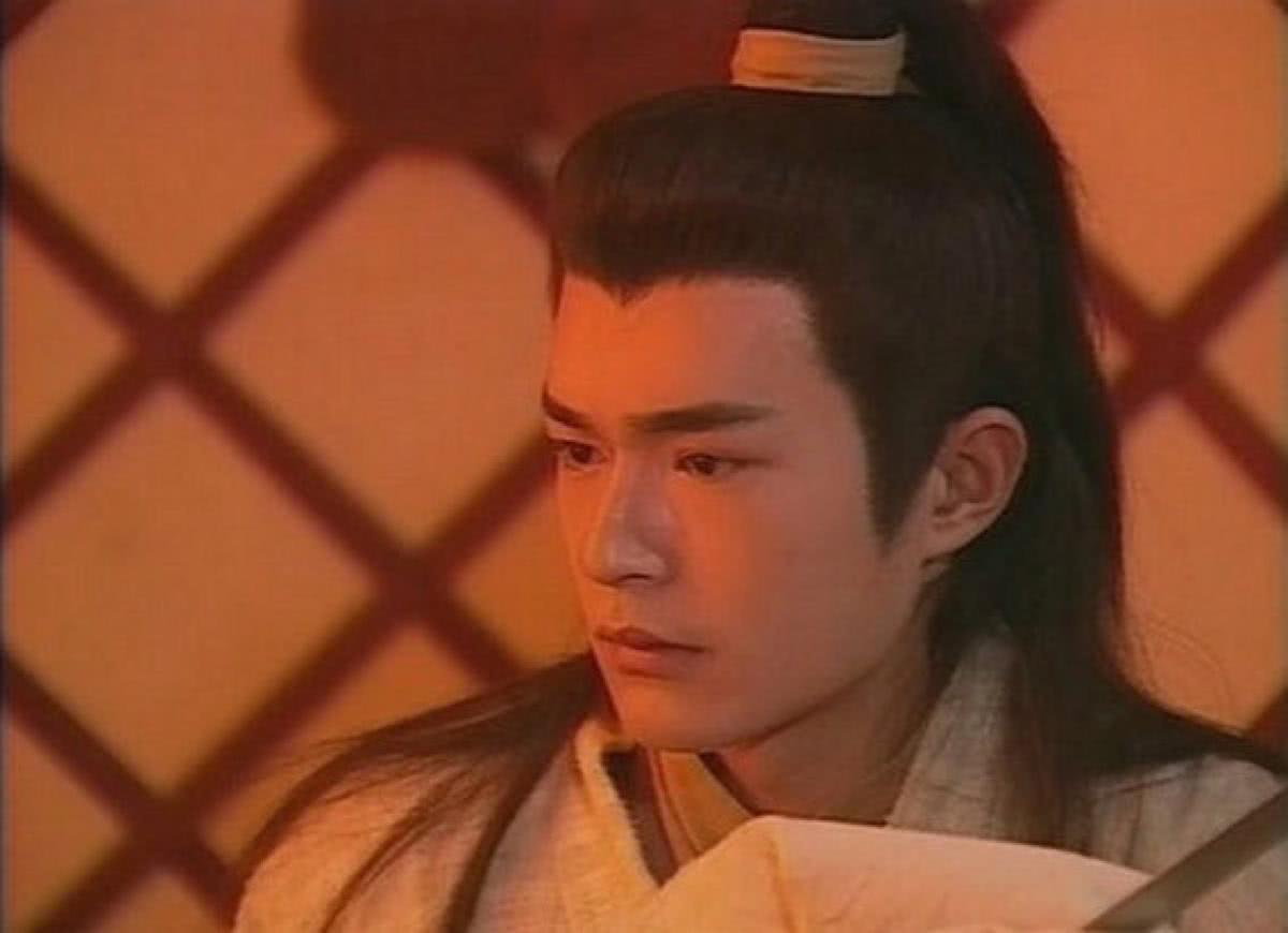 在金庸小说里，为何丐帮存在感越来越低，直至