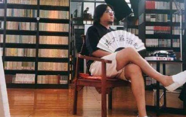 男星也能是腿精！雷佳音腿又细又长，包贝尔腿美过包文婧！