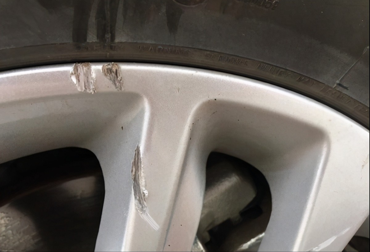 汽車輪轂難免磕磕碰碰！但有些磕傷不太簡單