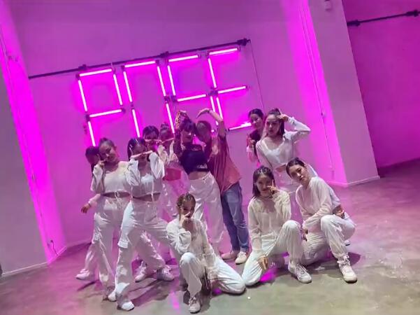 李小璐2020年终笔记，晒父母和女儿，秀闺蜜，只字不提贾乃亮