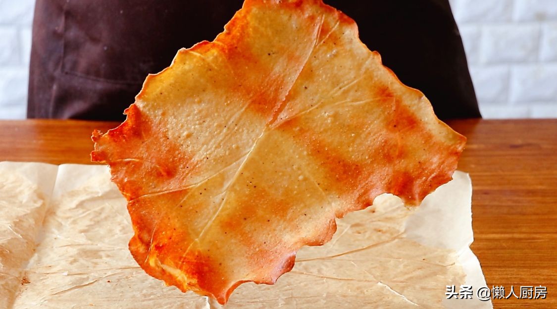 健身的人最爱鸡胸肉，教你新做法，比薯片还脆，别错过