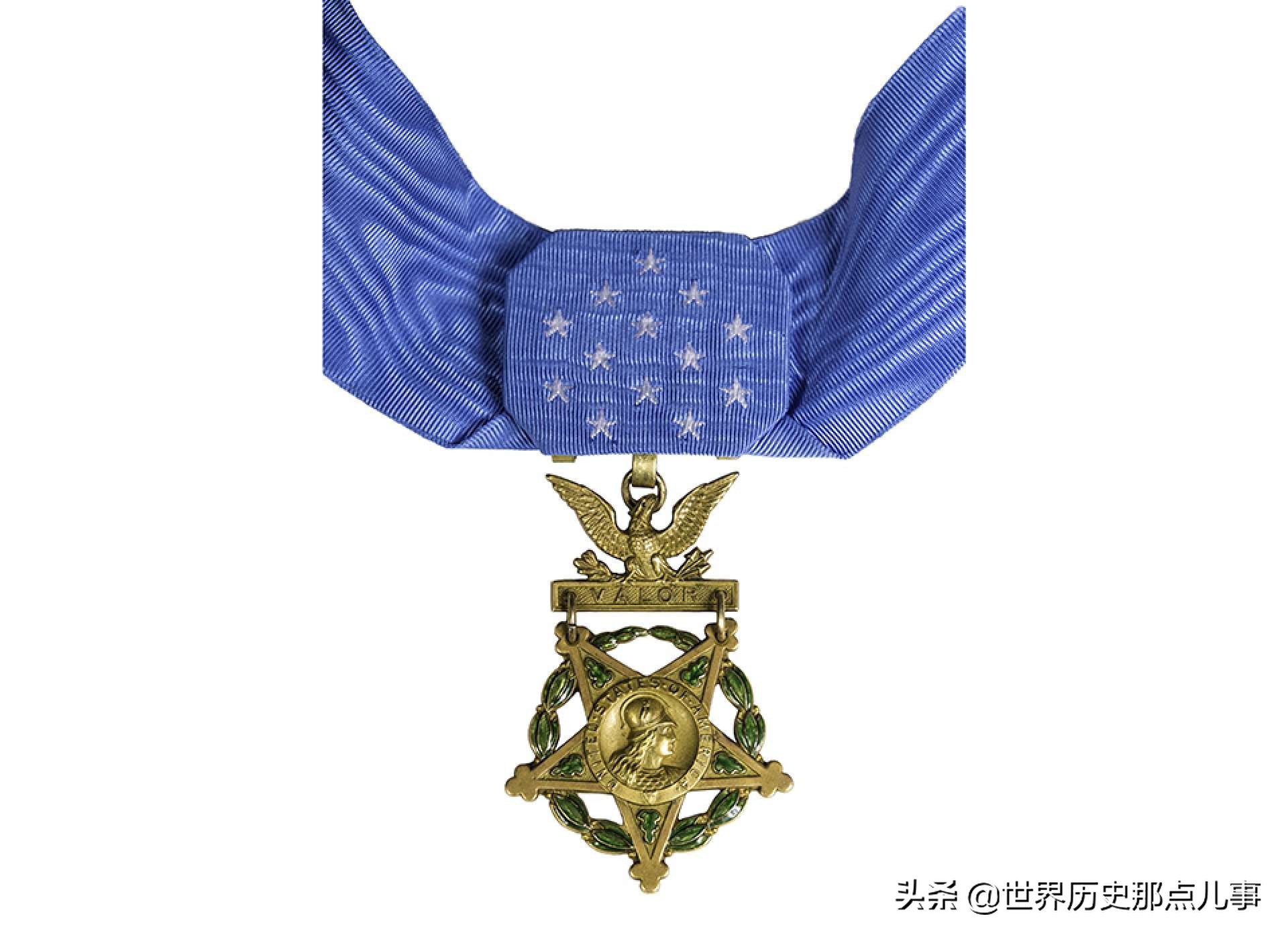 这枚勋章是美国军人的最高荣誉：荣誉勋章背后
