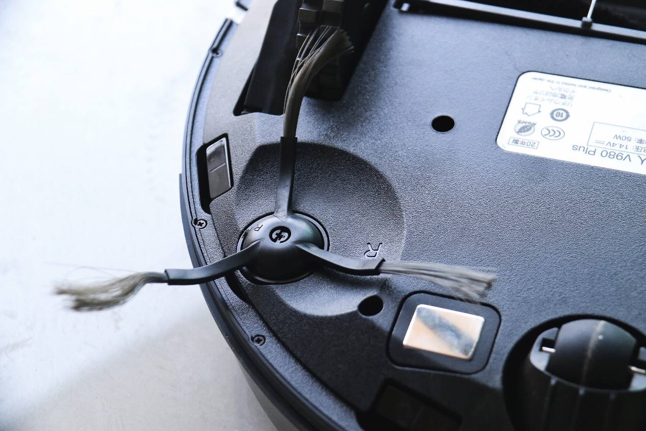 这个假期有规划：自动集尘更方便，由利V980 PLUS体验