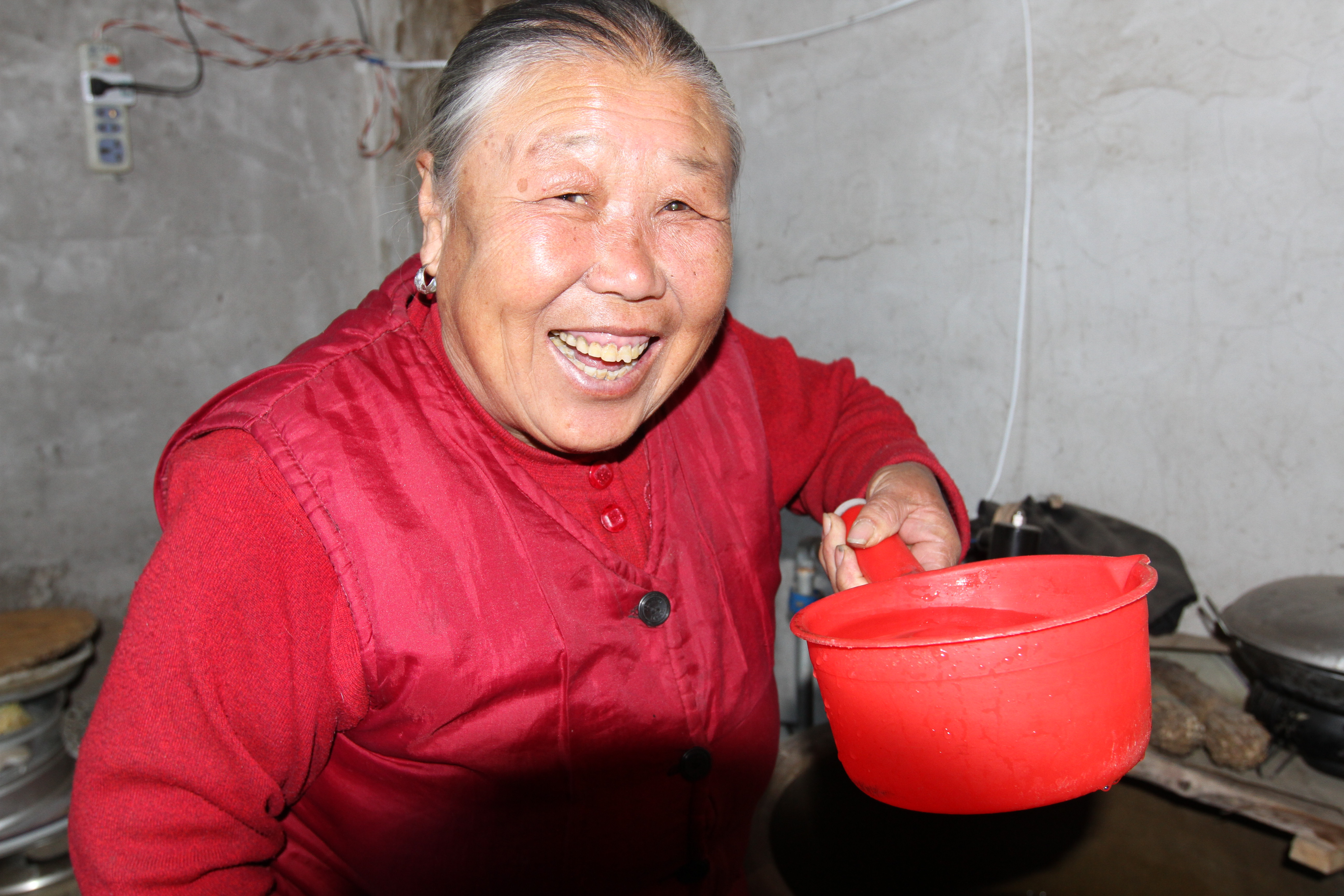 老河调水三百里，惠及十万蒙汉亲