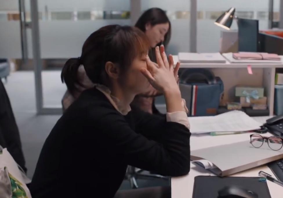 理想之城 遇上喜欢阿谀奉承的上司 吴红玫同事两副面孔 资讯咖