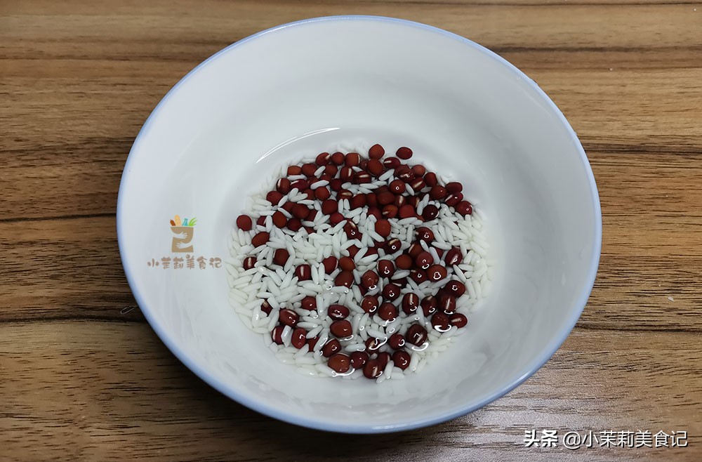 大雪後多吃粗糧好，早餐我用粗糧做�3紅�米糊，醇香好喝又暖胃