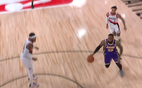詹姆斯半場22+6強勢爆發，五慢鏡回放，他如何抗衡雙槍