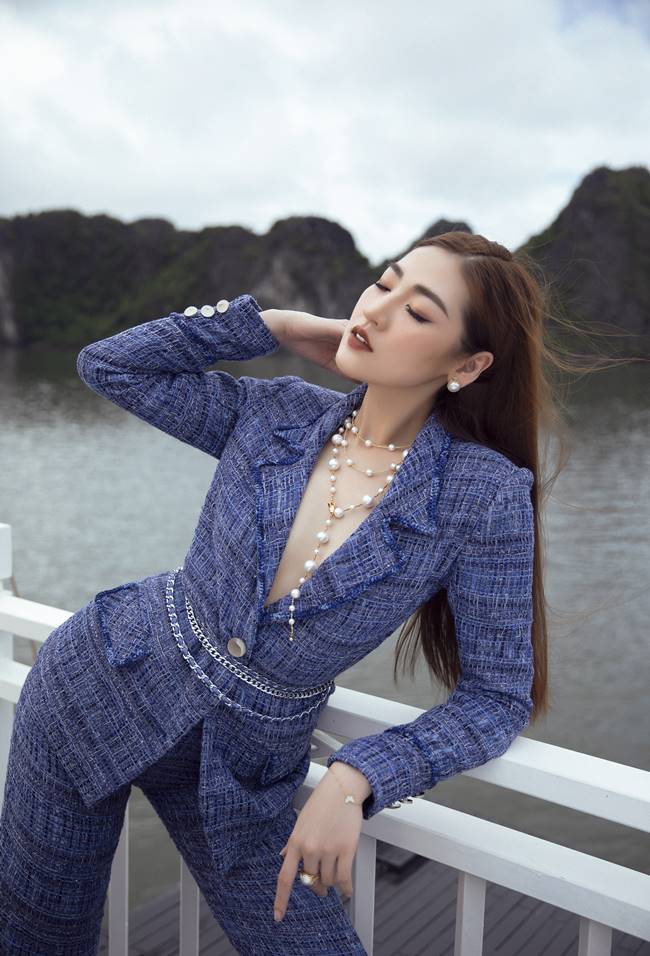 越南时装超模展示西装女人魅力，时尚女性旅游穿衣必备攻略