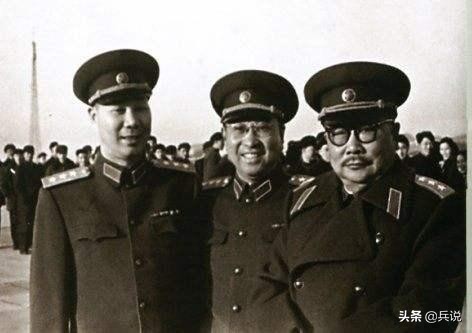 陈赓英年早逝，生死战友李克农摔酒杯：陈赓不