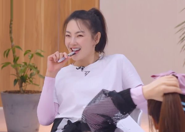 《花儿与少年》重启，竟然是姐姐们的团综，芒