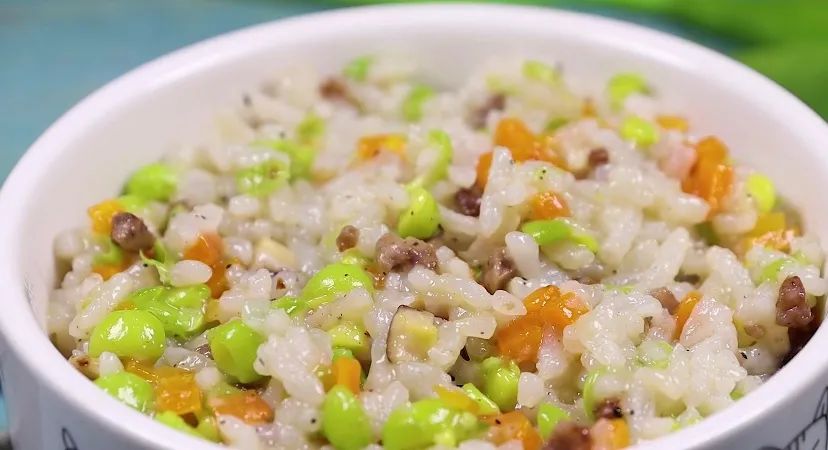 Baby don’t eat rice with soup. It only takes ten minutes and can stir. Highly nutritious children grow taller and smarter.