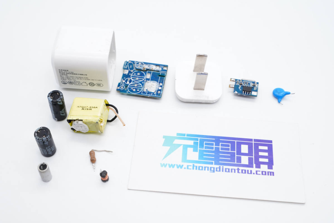 迷你机身，内置高集成电路，这款20W PD快充设计绝了