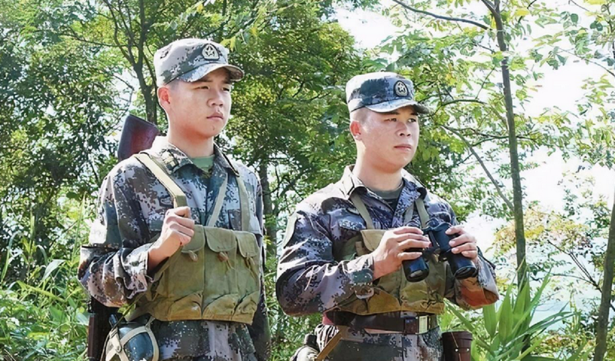 在我国军队中，什么军衔才会配备警卫员？这些人可各个都不简单
