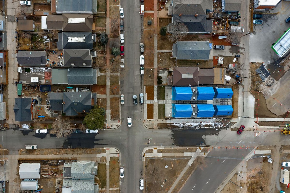 引人注目的蓝色美国住宅