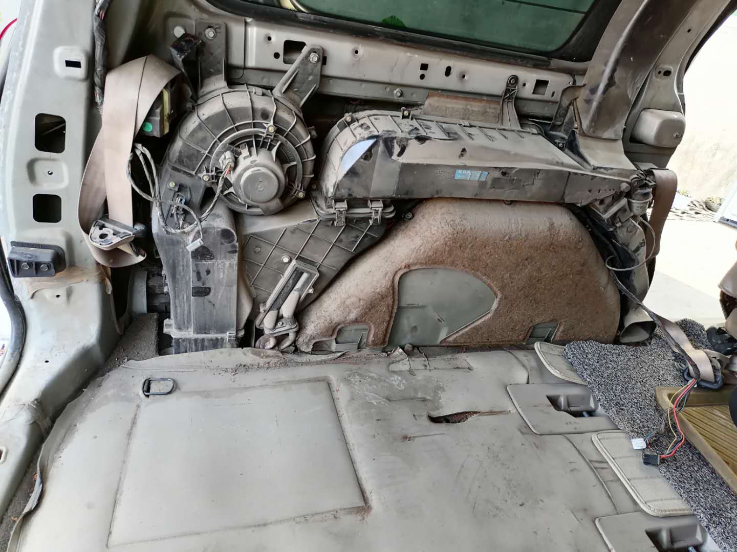 图片[30]_15年车龄的GL8空调不凉维修 两个冷媒泄漏点 300元的拆车压缩机_5a汽车网