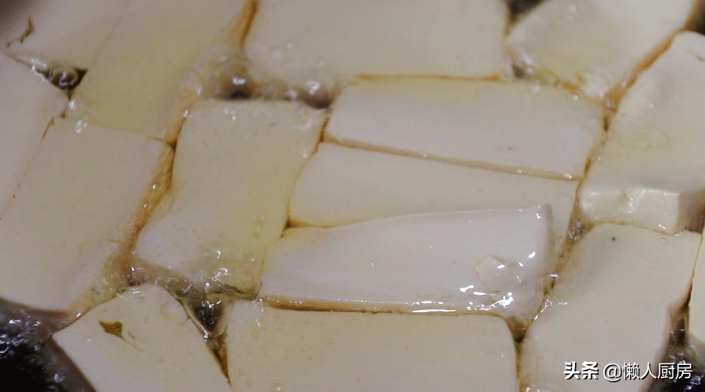 茄子和豆腐放在一起煮，會碰撞出什麼美味，天涼了就愛吃砂鍋菜