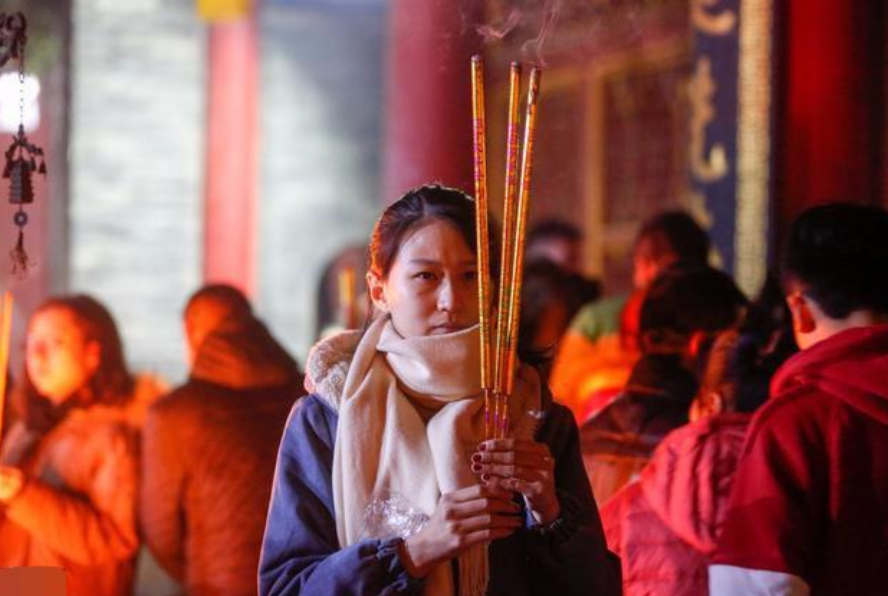 What does Sangenxiang mean? Why burn three incense sticks? Not
