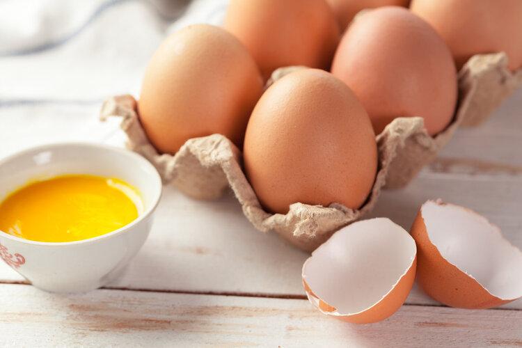 Is an egg a day a good nutrition or a cardiovascular bane?Who can't eat