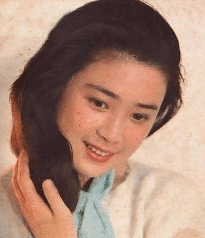 “最美妲己”傅艺伟：25岁爆红后息影经商败光家